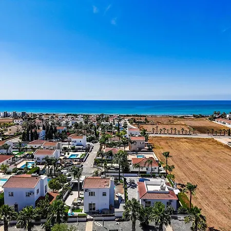 Casa Giovanni By Ezoria Villa