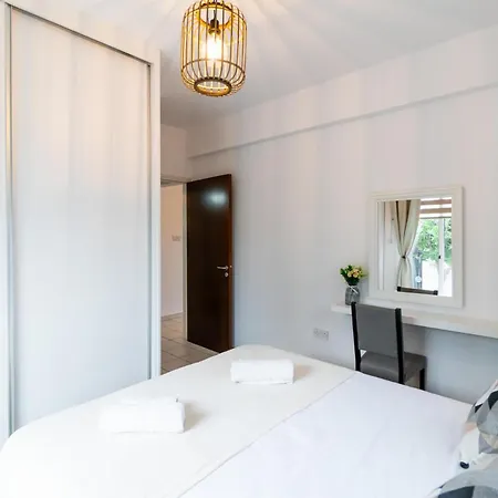 Casa Giovanni By Ezoria Ayia Napa